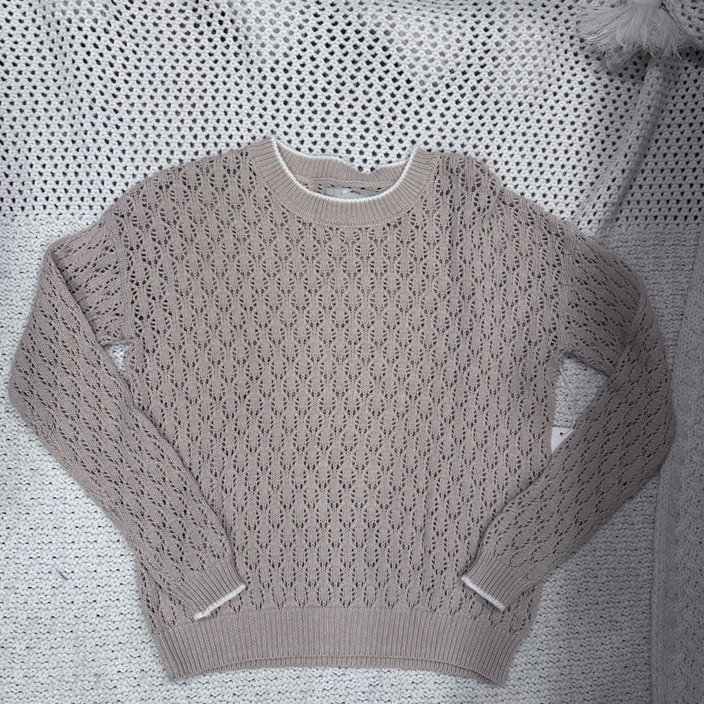 NEW One  Grey Day Los Angeles Women’s Elegant Sweater Small  Color  Sable/Starch